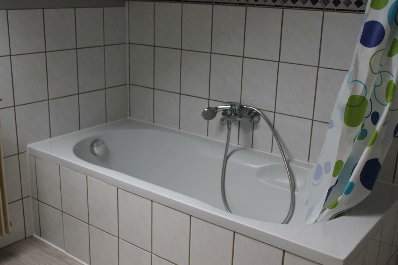 Gasthof Roessle Ochsenwang Bissingen an der Teck Exterior foto